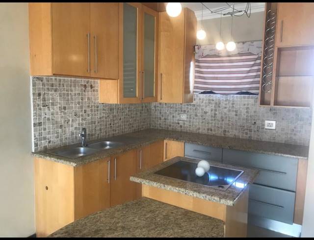 2 BEDROOM APARTMENT FOR SALE IN VANDERBIJLPARK SE 4